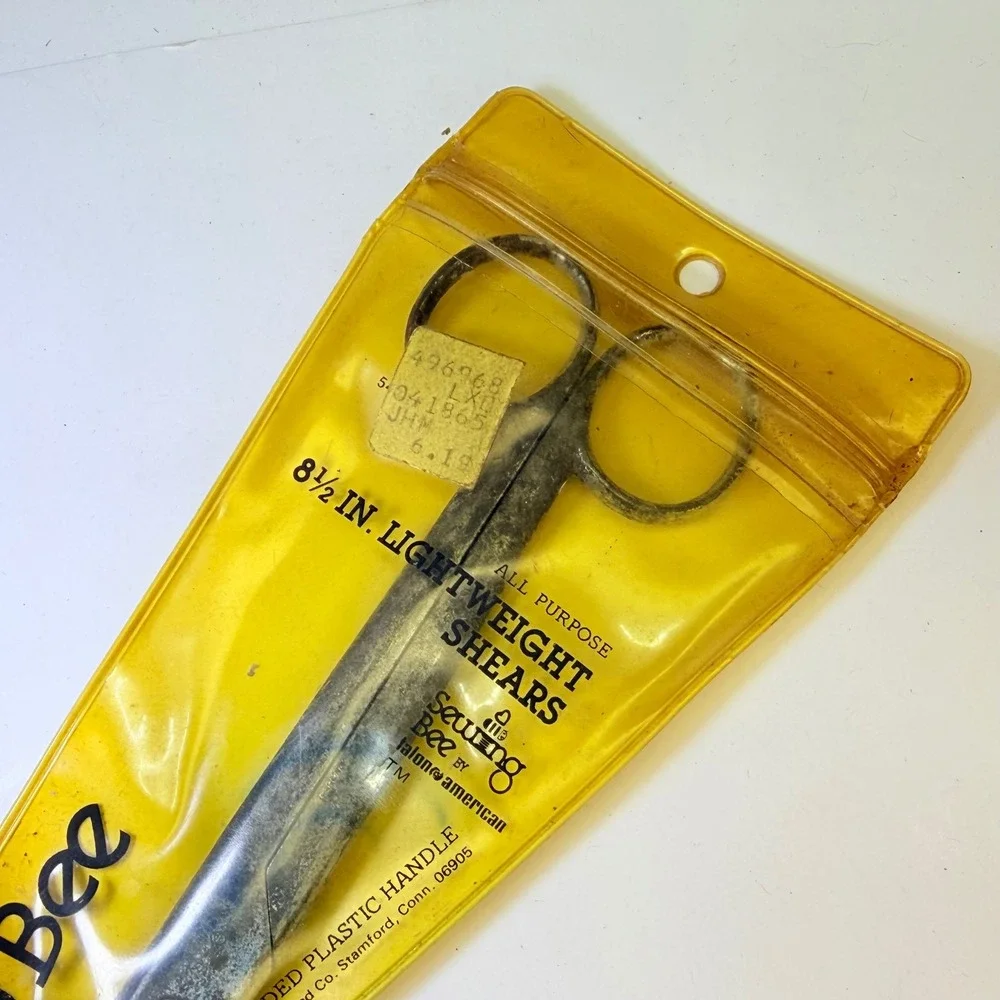 Vintage Sewing Bee Talon American 8.5 Inch Lightweight Shears Scissors Pouch